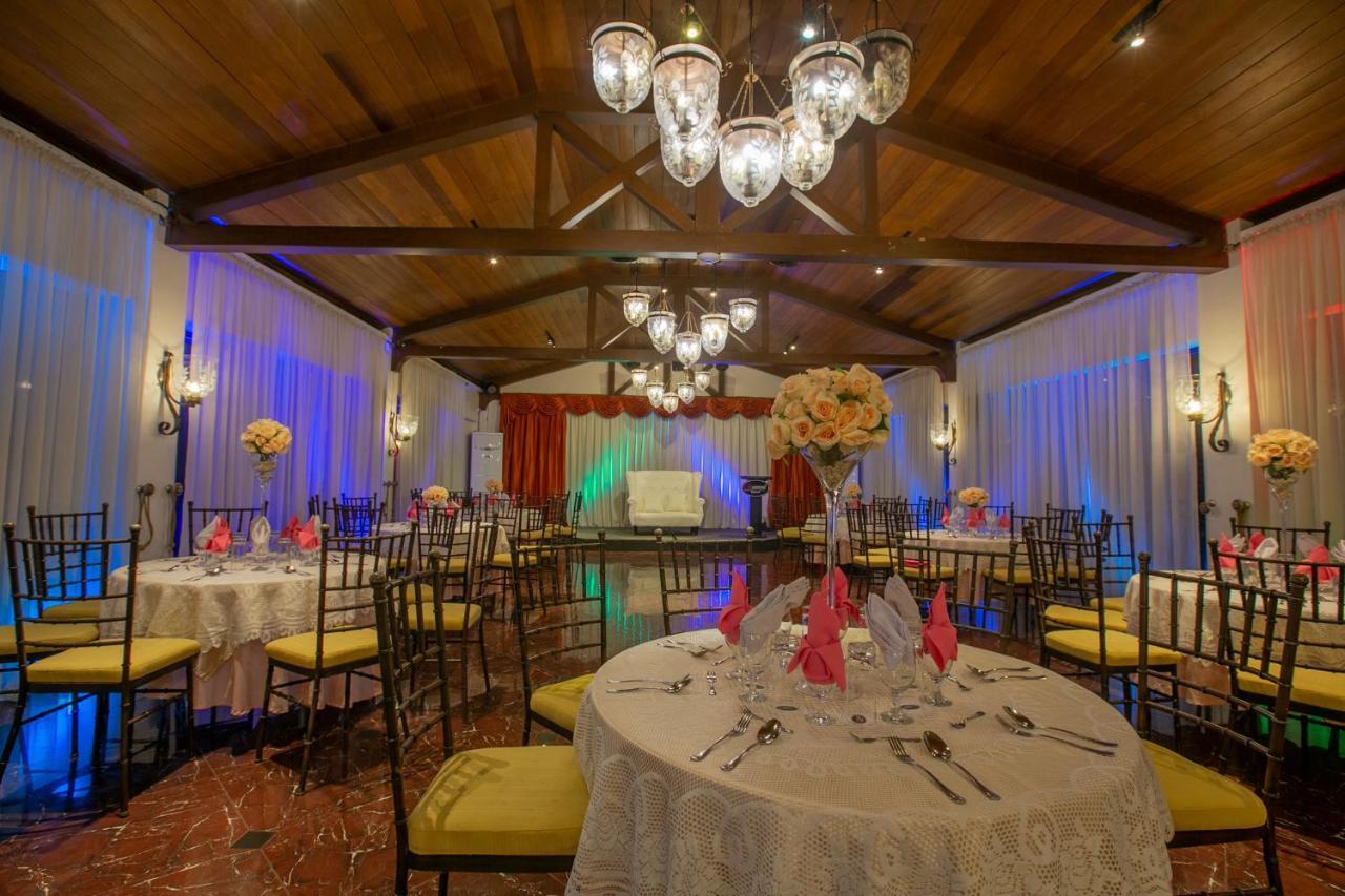 Rosvenil Hotel Таклобан Экстерьер фото