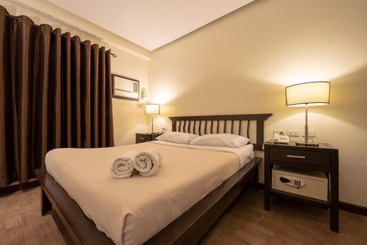 Rosvenil Hotel Таклобан Экстерьер фото